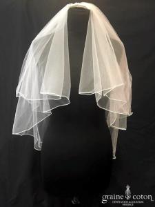 Création - Voile court en soft tulle surjeté