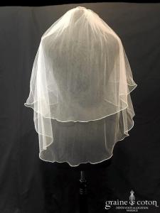 Création - Voile court en soft tulle surjeté