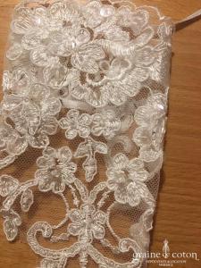 Création - Mitaines ivoires courtes en dentelle perlée