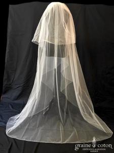 Nuit Blanche - Voile long de 3 mètres en tulle ivoire clair surjeté