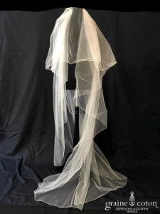 Nuit Blanche - Voile long de 3 mètres en tulle ivoire clair surjeté