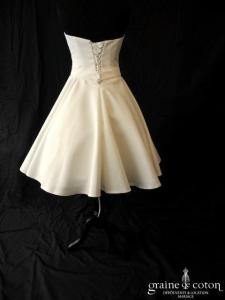 Mercator - Robe courte en satin ivoire