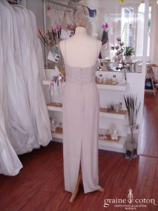 Robe longue fendue crème avec bustier en perles