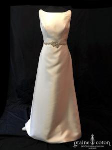 Rosa Clara - Sandrine et sa sur-traîne ceinturée