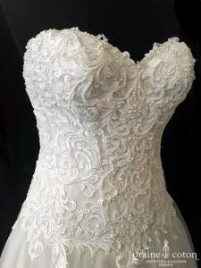 Eleni Elias by Demetrios - Robe bustier coeur en guipure et tulle rose poudré