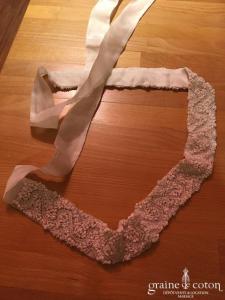 Delphine Manivet - Ceinture en perles et sequins ivoire