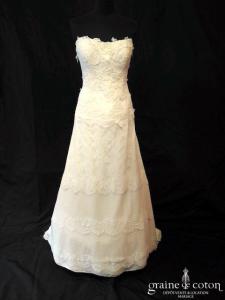 Harriet de Prag pour Cymbeline - Création bustier fourreau en dentelle ivoire clair