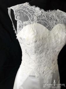 Jarice Style - Robe fourreau en satin et dentelle ivoire clair