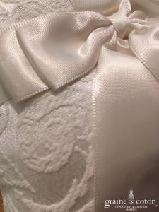 Marc Orian - Coussin d'alliances ivoire en dentelle et satin