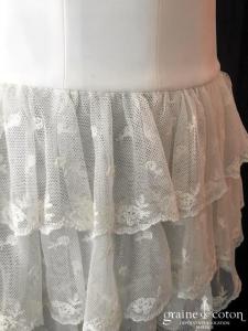 Delphine Manivet - Jupe courte en volants de dentelle ivoire