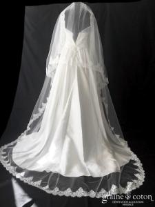 Marie Laporte - Voile long de 2,50 mètres en tulle ivoire bordé de dentelle