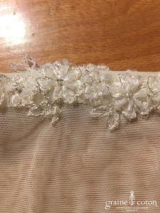 Gants en tulle de soie fluide bordé de fines perles ivoires