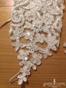 Mitaines courtes en dentelle perlée ivoire