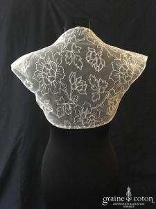 Boléro en tulle brodé ivoire manches courtes