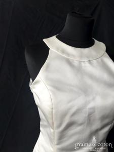 Robe courte en soie ivoire dos nu