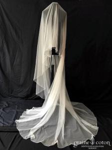Rosa Clara - Voile long de 3 mètres en tulle ivoire fluide surjeté