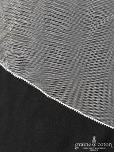 Rosa Clara - Voile long de 3 mètres en tulle ivoire fluide surjeté