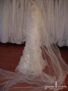 Voile long ivoire bordé d'un biais de satin