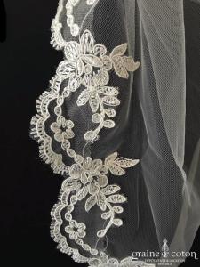 Pronovias - Voile ivoire mi long en tulle bordé de dentelle