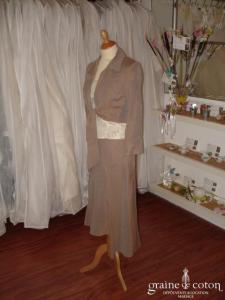 Linéa Raffaëlli - Tailleur en lin chocolat