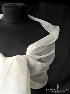 Création - Étole en mousseline fluide ivoire clair