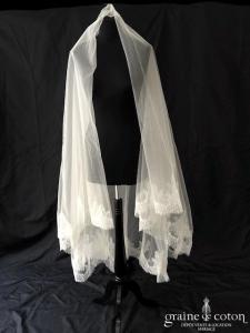 Pronuptia - Voile long de 2,50 mètres en tulle ivoire clair bordé de fine dentelle