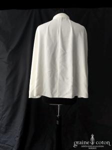 Création - Cape en crêpe ivoire