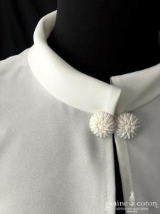 Création - Cape en crêpe ivoire