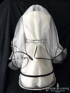 Suzanne Ermann - Voile en tulle ivoire à volutes bordées de satin noir