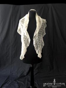 Châle vintage en fine dentelle ancienne
