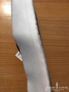 White One pour Pronovias - Bandeau en satin ivoire