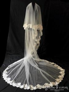 Pronovias - Voile long de 3 mètres en tulle ivoire bordé de dentelle