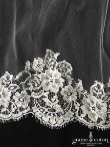 Pronovias - Voile long de 3 mètres en tulle ivoire bordé de dentelle