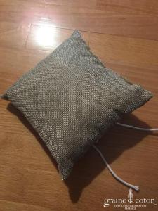 Création - Petit coussin d'alliances en sisal et dentelle ivoire