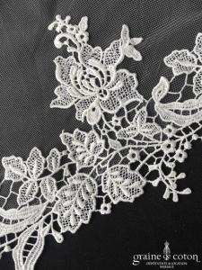 Bianco Evento - Voile simple long de 220 cm en soft tulle ivoire bordé d'une dentelle guipure