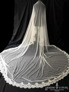 Rosa Clara - Voile long de 4 mètres en tulle de soie ivoire clair bordé de dentelle