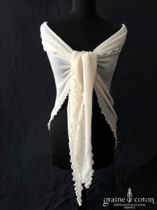 Création - Châle tricoté main en maille élastique ivoire