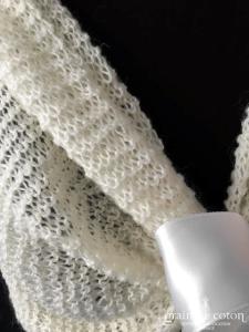 Création - Étole / cape en laine pailletée ivoire