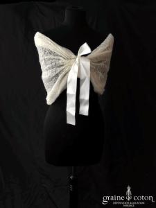 Création - Étole / cape en laine ivoire