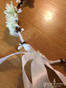 Création - Couronne de grosses et petites fleurs blanches