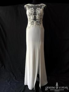 Basic Black Label - Robe fourreau fendue en crêpe et dentelle brodée