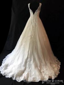 White One pour Pronovias - Samaya