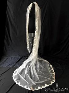 Création - Voile long de 2,80 mètres en tulle ivoire bordé de dentelle perlée