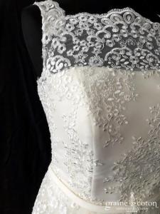 Elisabeth passion pour Clara Couture - Robe mi longue en dentelle brodée