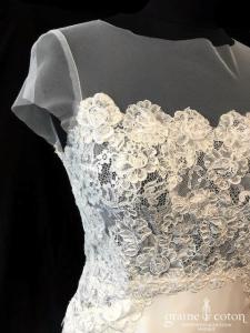 Veronika Jeanvie - Création courte en dentelle et mousseline