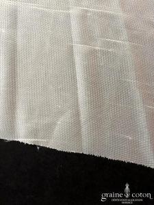 San Patrick pour Pronovias - Voile long de 3 mètres simple en tulle souple ivoire bord brut