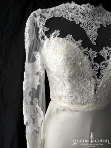 Modeca - Robe sirène fourreau en crêpe de soie et dentelle ivoire