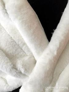 Bianco Evento - Étole / cape en fausse fourrure ivoire