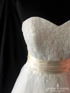 Lilly - Création bustier en dentelle et tulle ivoire