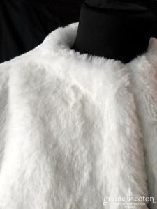 Bianco Evento - Boléro / manteau / veste en fausse fourrure ivoire